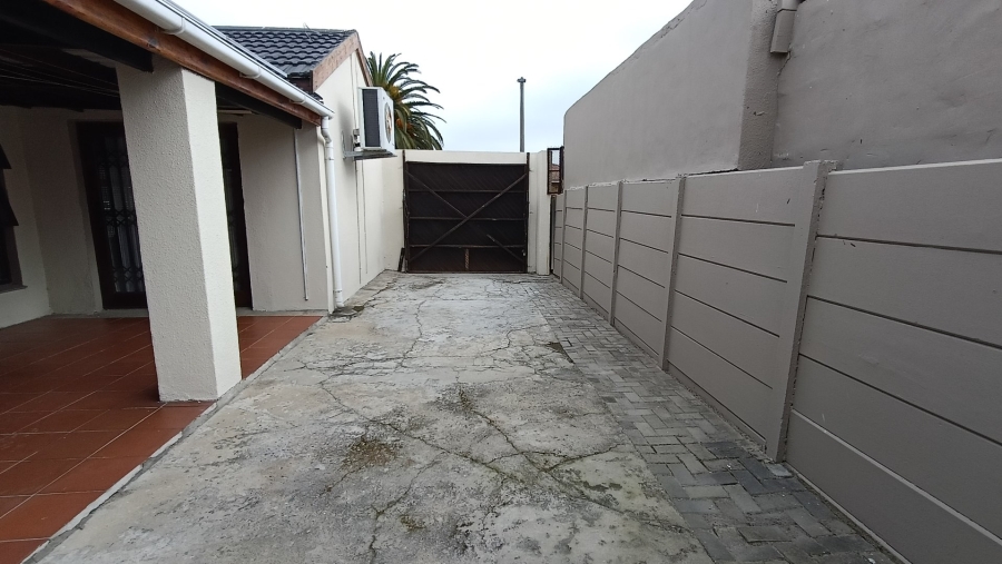 3 Bedroom Property for Sale in Highbury Western Cape
